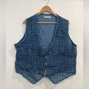 Vintage Women’s Denim Vest L/XL Western Boho Floral Lattice